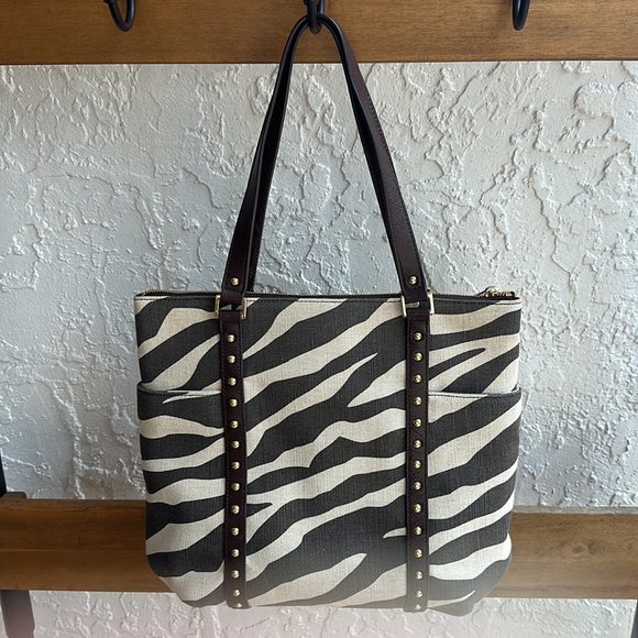 Michael Kors animal print zippered top tote - Picture 2 of 16